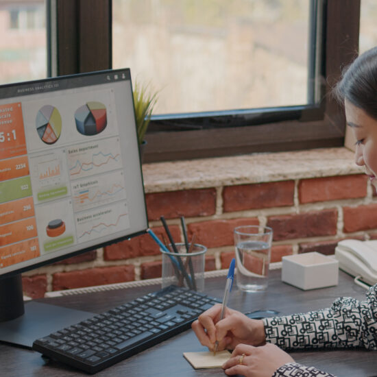 Inteactive Dashboard & Reporting